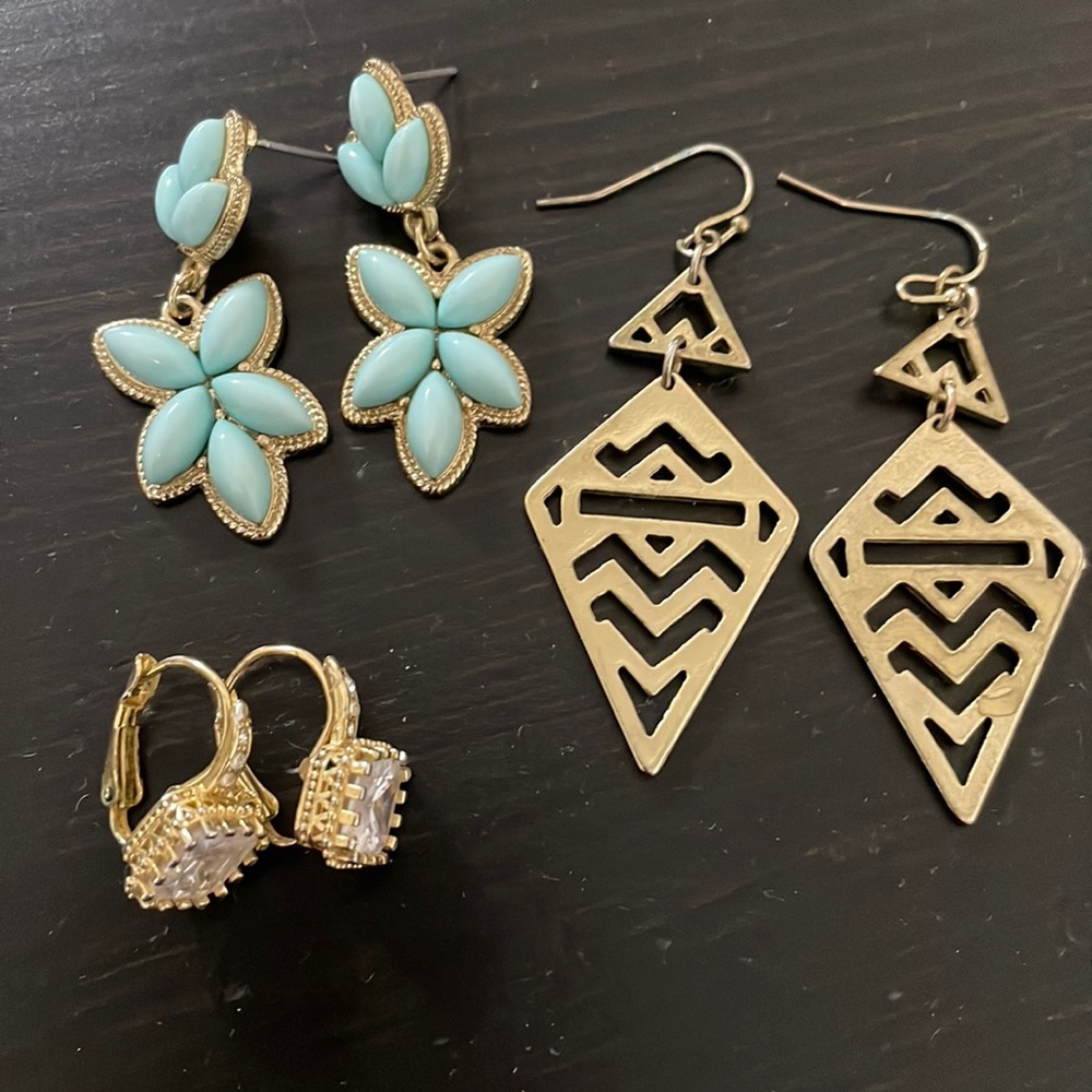 Lot of 7 pairs of earrings